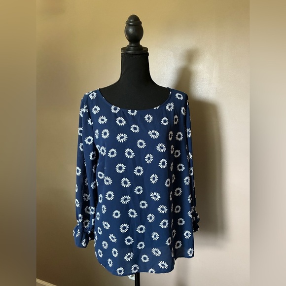 TALBOTS navy blue daisy print top ruffle cuff blouse EUC sz M floral cute - Picture 3 of 14